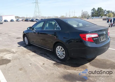 2013 Toyota Camry Le z USA, uszkodzony, nr VIN 4T1BF1FK0DU653640